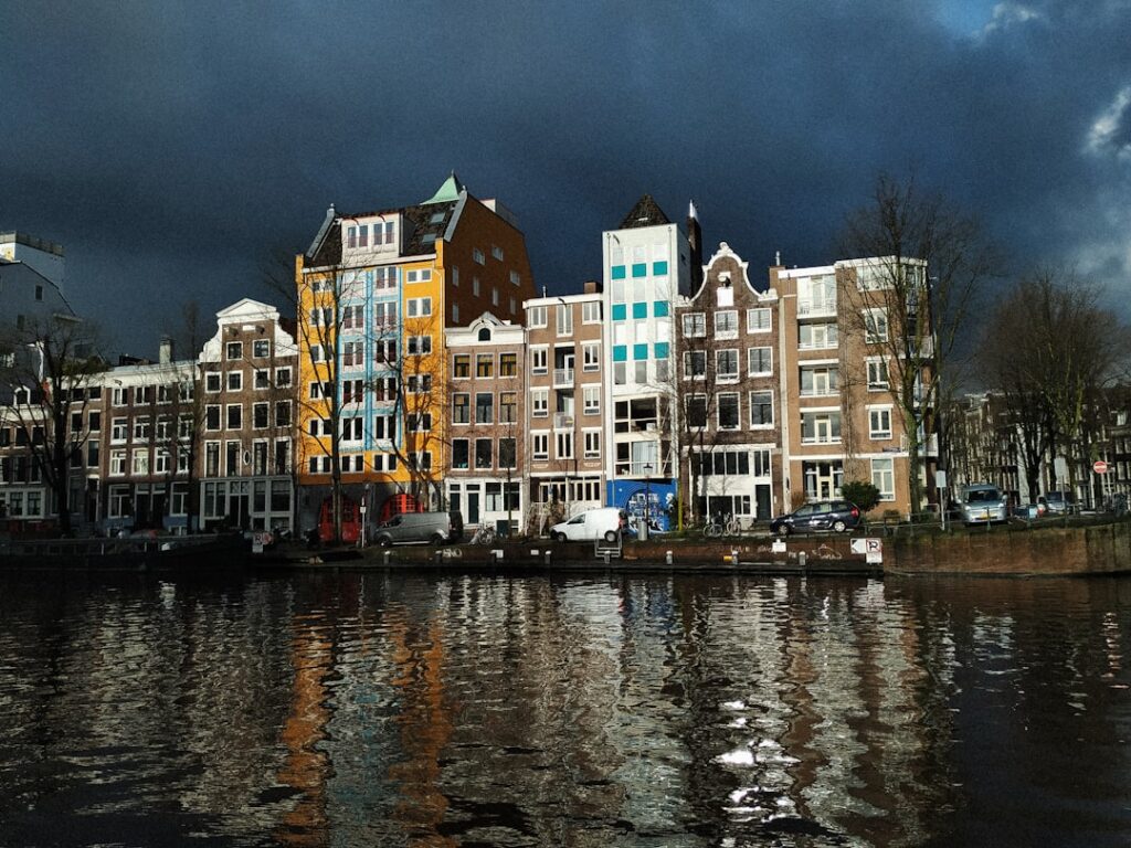 Kraaiennest Amsterdam: Het levendige hart van Zuidoost